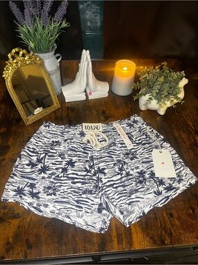 NWT April Kiss Tropical Linen Beach Shorts Navy White Size Large